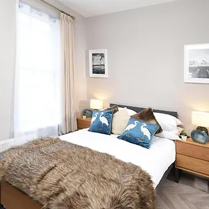 Gasthof Ocho Homes By Eight Continents, Belfast